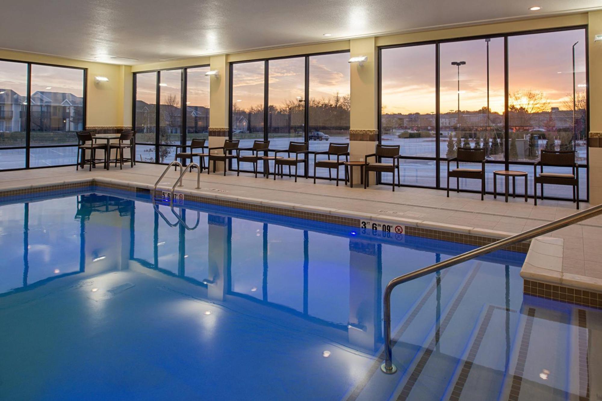 Courtyard Kansas City Olathe Luaran gambar